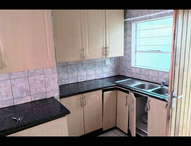 3 BEDROOM TOWNHOUSE FOR SALE IN BEDFORD GARDENS